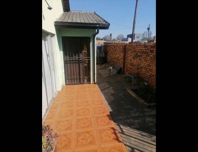 3 BEDROOM HOUSE FOR SALE IN JABAVU